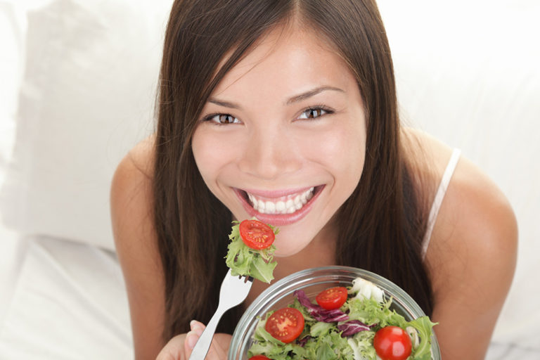 Can You Eat with Invisalign